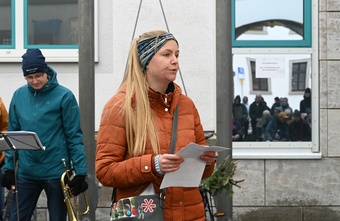Weihnachtsandacht des Bischofs mit wohnsitz- und obdachlosen Menschen Weihnachtsandacht des Bischofs mit wohnsitz- und obdachlosen Menschen
