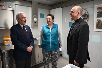 Adventsbesuch Bischof Jugendhilfezentrum Maria Schutz