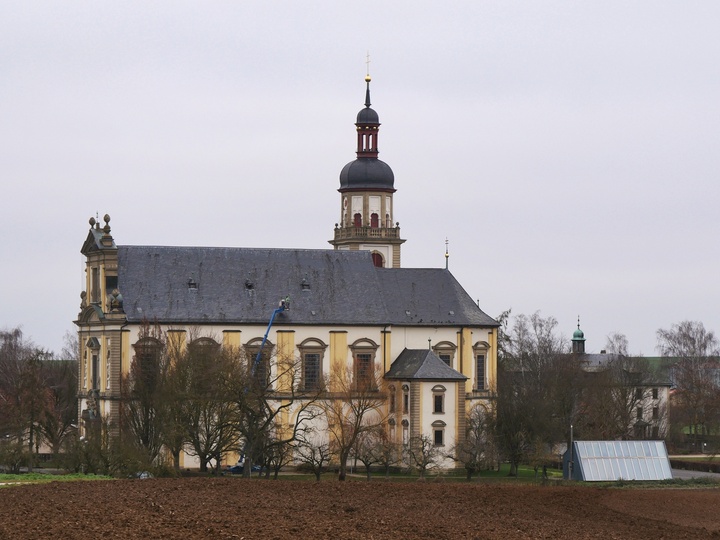 Blick auf die Südseite der Wallfahrtskirche Fährbrück