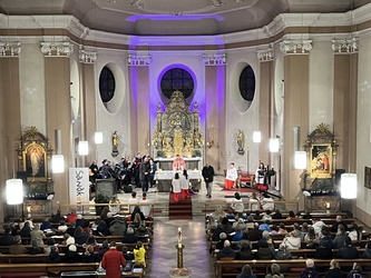 Familiengottesdienst am 3. Advent - vielfältige liturgische Dienste waren aktiv Familiengottesdienst am 3. Advent - vielfältige liturgische Dienste waren aktiv