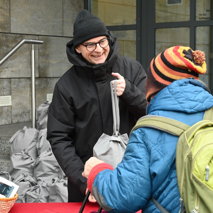 Weihnachtsandacht für wohnsitz- und obdachlose Menschen