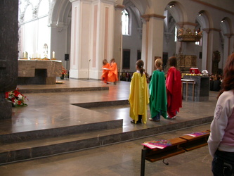 KIRCHLICHER--SCHULEN--SCHÜLERGOTTESDIENST