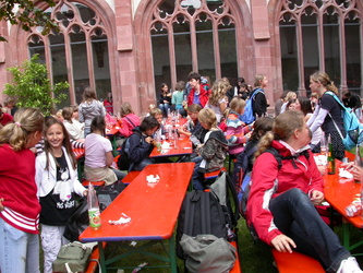 KIRCHLICHER--SCHULEN--SCHÜLERGOTTESDIENST